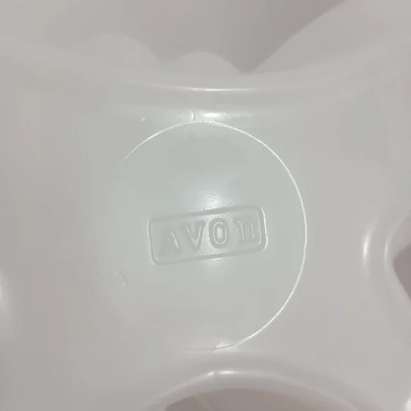 Vintage 80s Avon Milk Glass Butterfly Shaped Trinket Soap Dish‎ Cottagecore - Picture 3 of 4